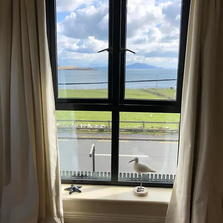 Teach Cruachan Large-group