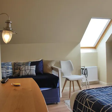 Teach Cruachan Large-group * Dooagh