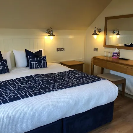 Teach Cruachan Large-group