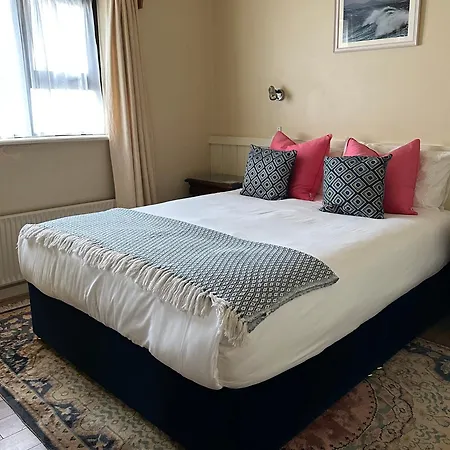 Teach Cruachan Large-group