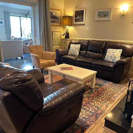 Casa de Férias Teach Cruachan Large-group Dooagh