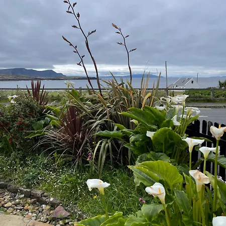 Teach Cruachan Large-group *