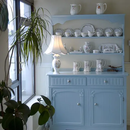 Teach Cruachan Large-group * Dooagh