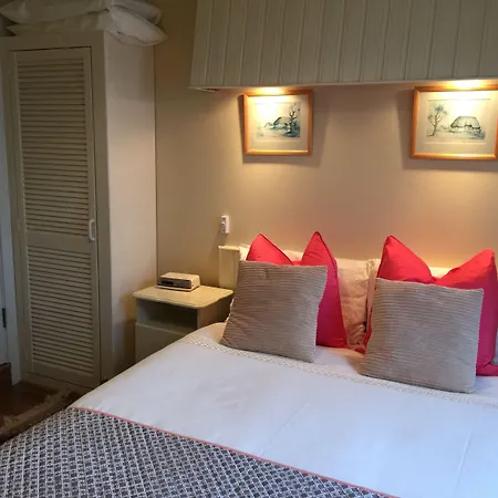 Teach Cruachan Large-group *