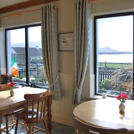 Teach Cruachan Large-group *