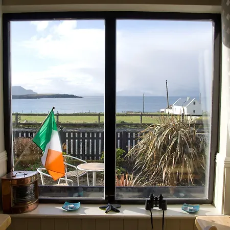 Teach Cruachan Large-group * Dooagh