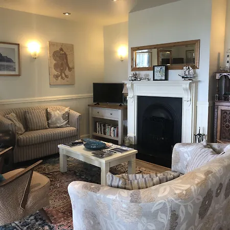 Teach Cruachan Large-group *