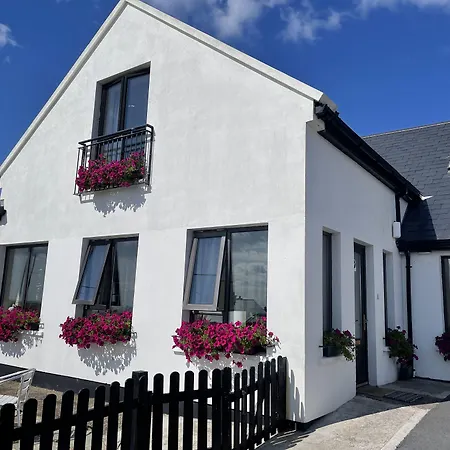 Teach Cruachan Large-group *