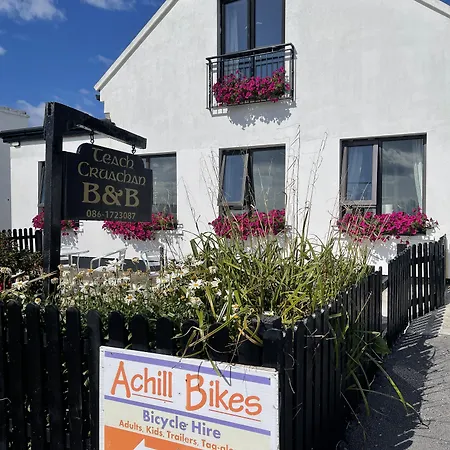 Teach Cruachan Large-group * Dooagh