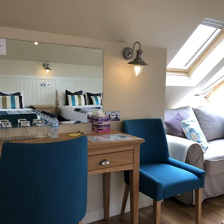 Teach Cruachan Large-group * Dooagh