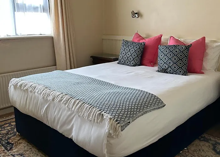 Teach Cruachan Large-group