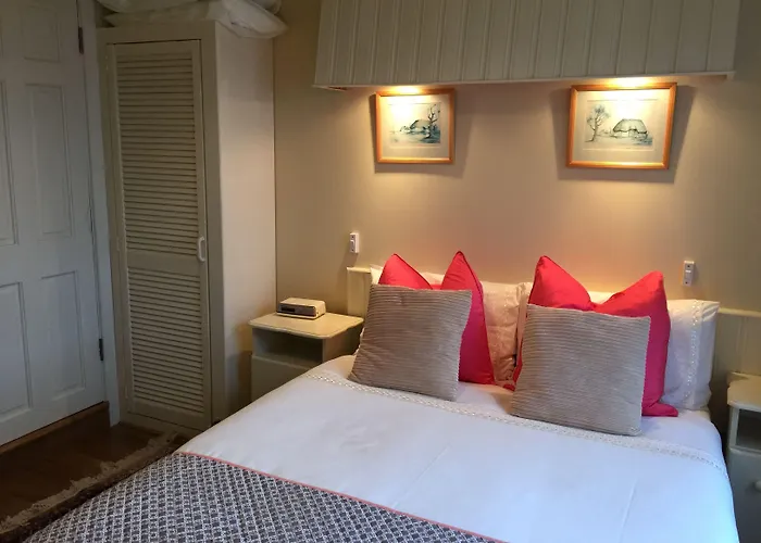 Teach Cruachan Large-group *