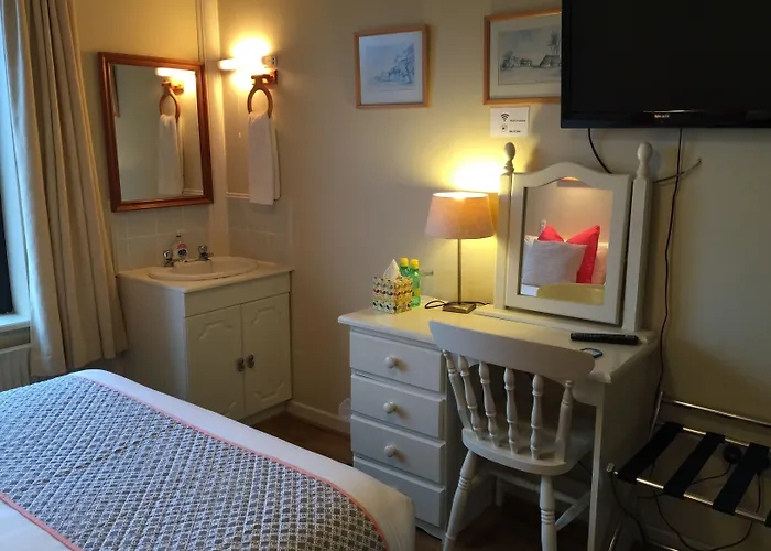 Teach Cruachan Large-group Dooagh