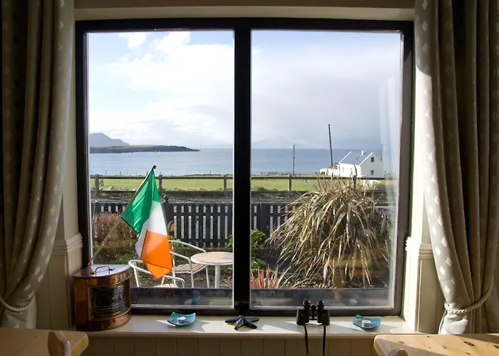 Teach Cruachan Large-group * Dooagh