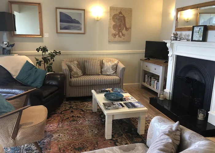 Teach Cruachan Large-group Dooagh