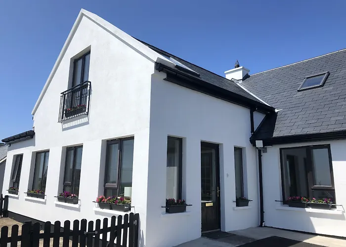 Teach Cruachan Large-group Dooagh