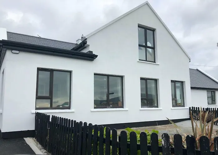 Teach Cruachan Large-group